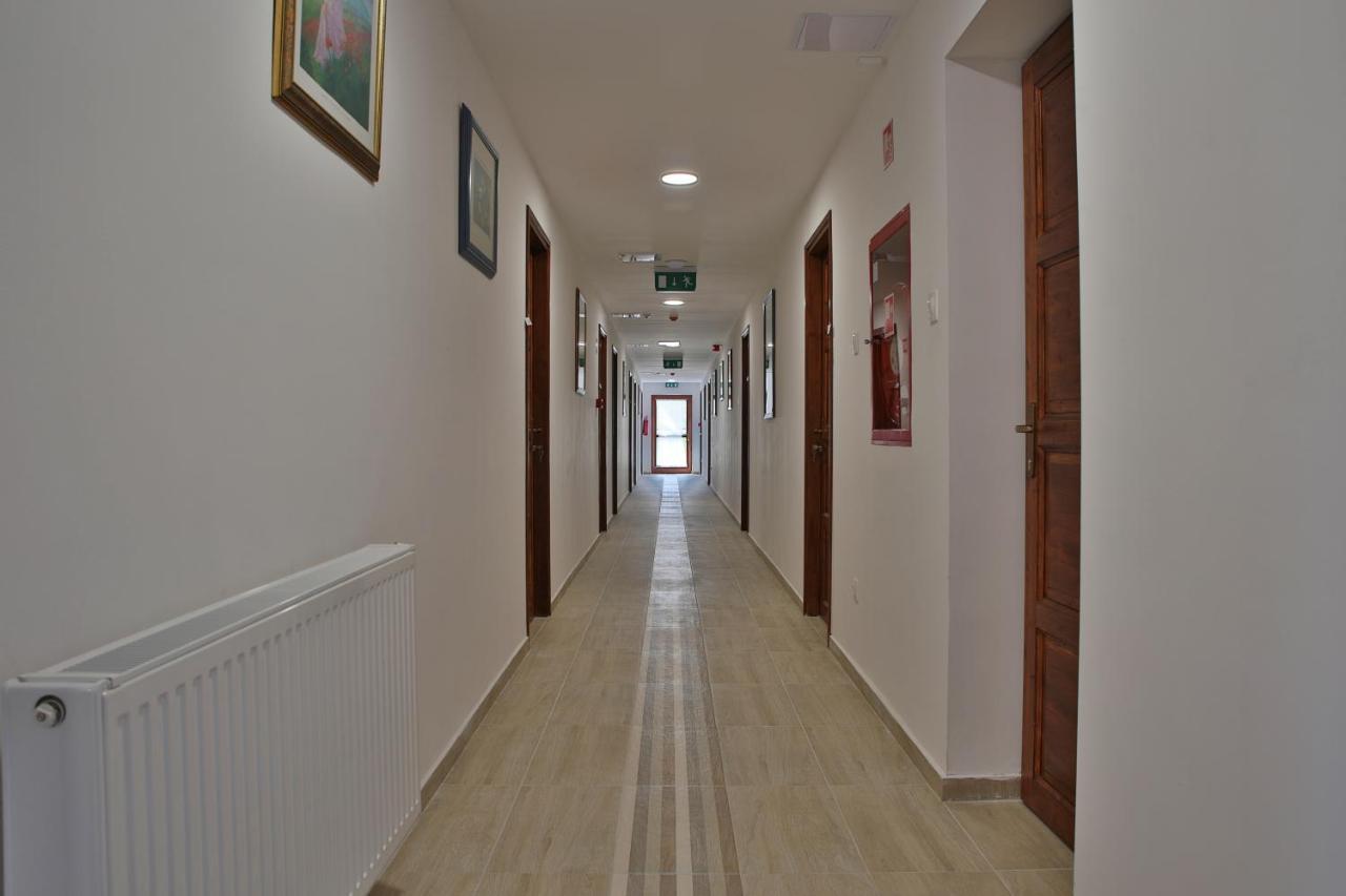 Galosfa Vendeghaz Hotel Ngoại thất bức ảnh