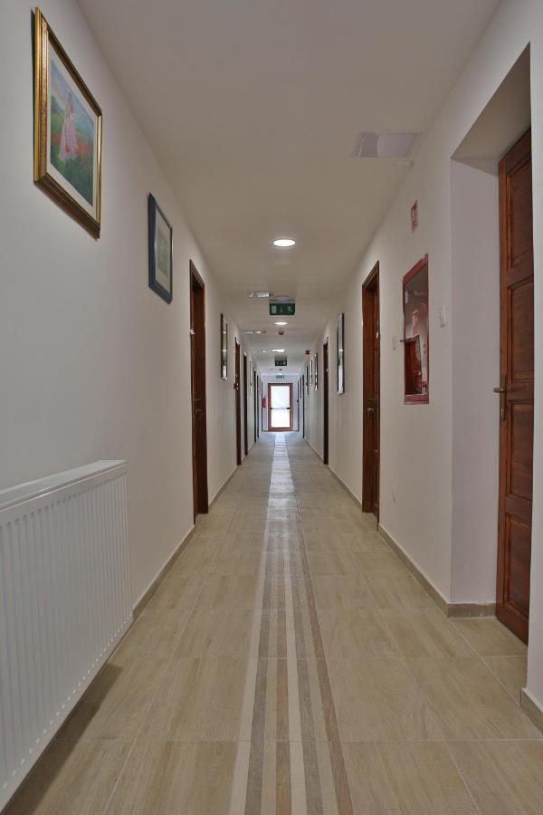 Galosfa Vendeghaz Hotel Ngoại thất bức ảnh