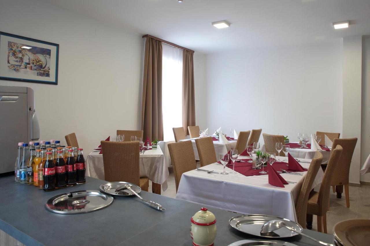 Galosfa Vendeghaz Hotel Ngoại thất bức ảnh