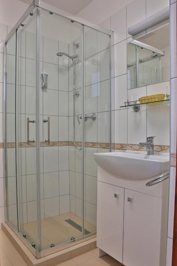 Galosfa Vendeghaz Hotel Ngoại thất bức ảnh